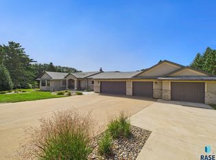 3004 N Oak Rd, Brandon, SD 57005