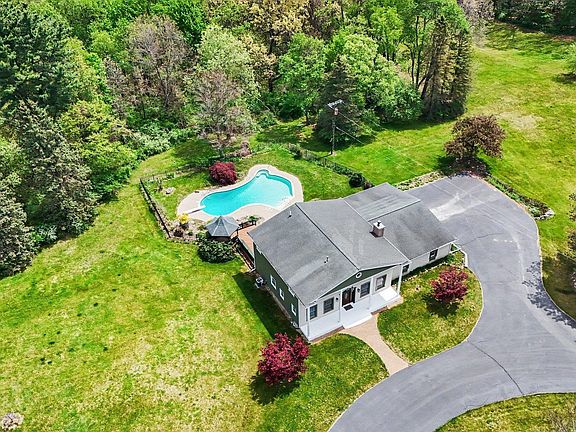 2nd image of 3285 Hosner Rd