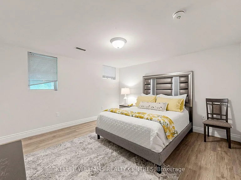 185 Newton St #LOWER — Photo 16