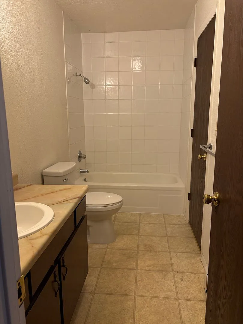 842 E Cedar Ct — Photo 4