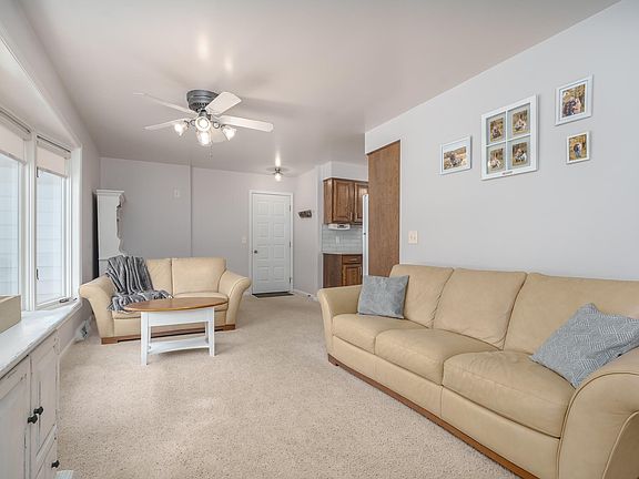 4th image of 436 Parkdale Blvd