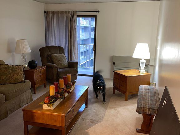 4th image of 2106 Kanawha Blvd E APT 406