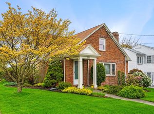 297 Ashmont St, Dorchester, MA 02124