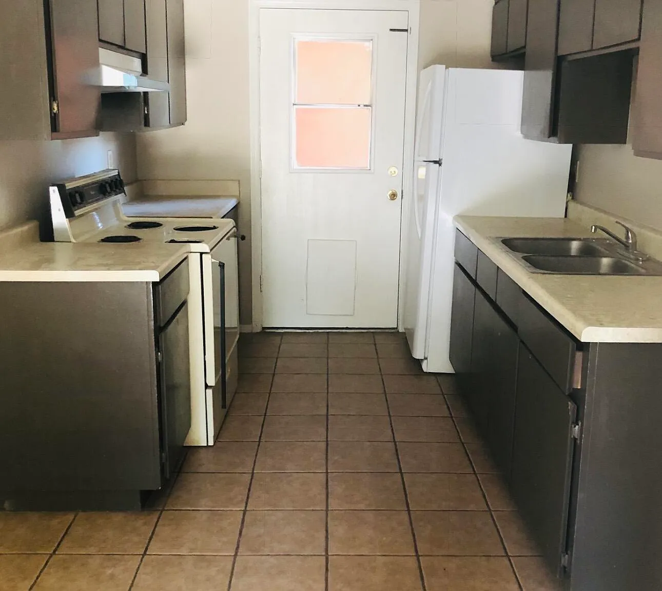2 bed, 1.0 bath, 850 sqft, $1,195 — Photo 1