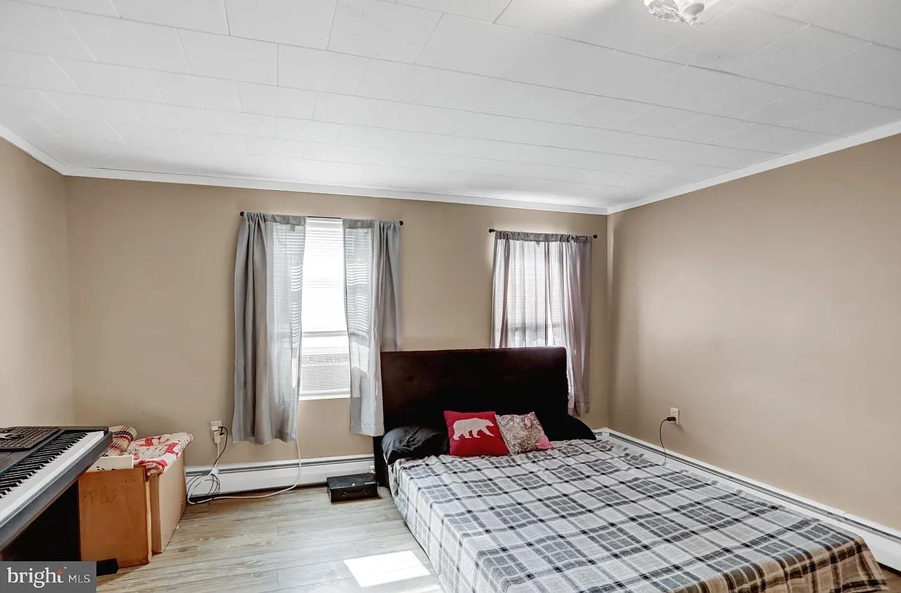 2 bed, 1.5 bath, $1,100 — Photo 3