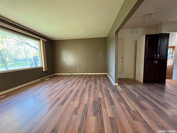4th image of 426 Beryl Street