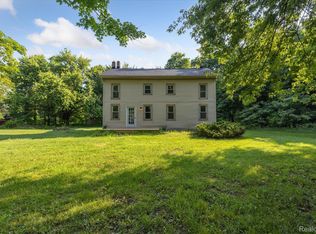 11240 Silver Lake Rd, Byron, MI 48418