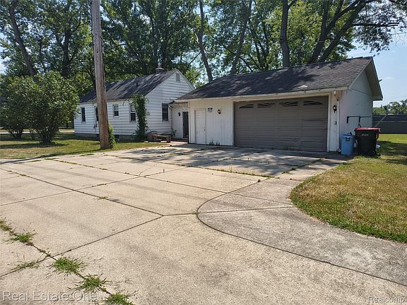 4th image of 23257 Lahser Rd