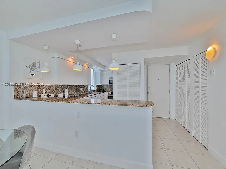 6917 Collins Ave #815 — Photo 8