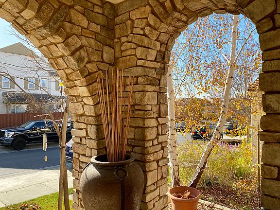 3rd image of 3325 Villa Contessa Ct