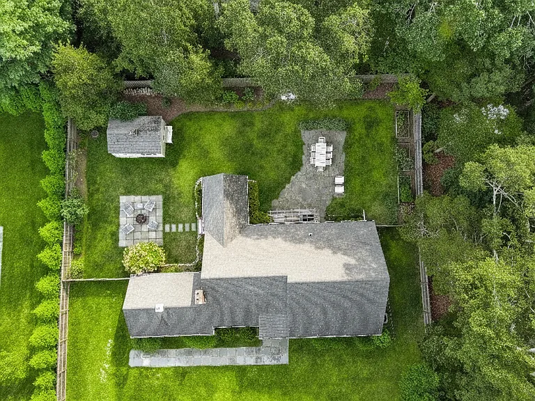 1181 Springs Fireplace Rd — Photo 28