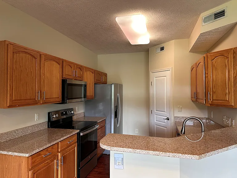 5667 Dockside Dr — Photo 12
