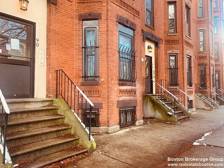 90 Hammond St #5 — Photo 6
