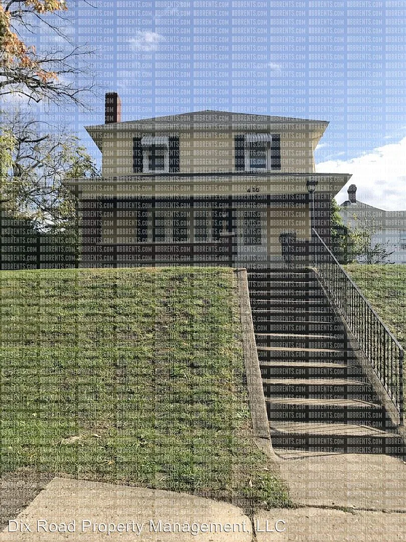 410 Ridgelawn Ave photo 1