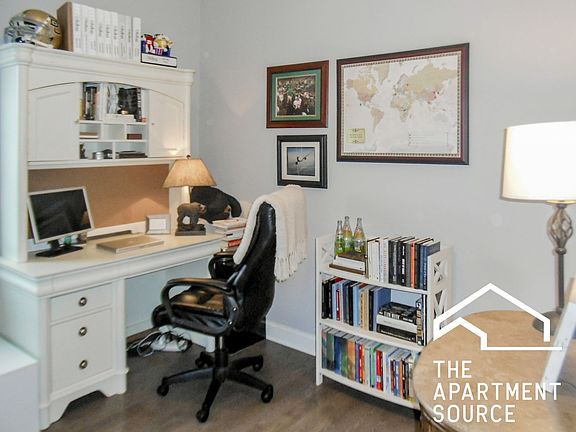 4th image of 1214 W Oakdale Ave #3
