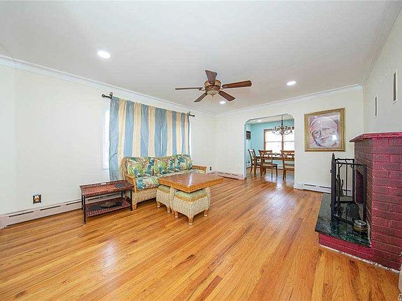 4th image of 28 Pine Acres Blvd