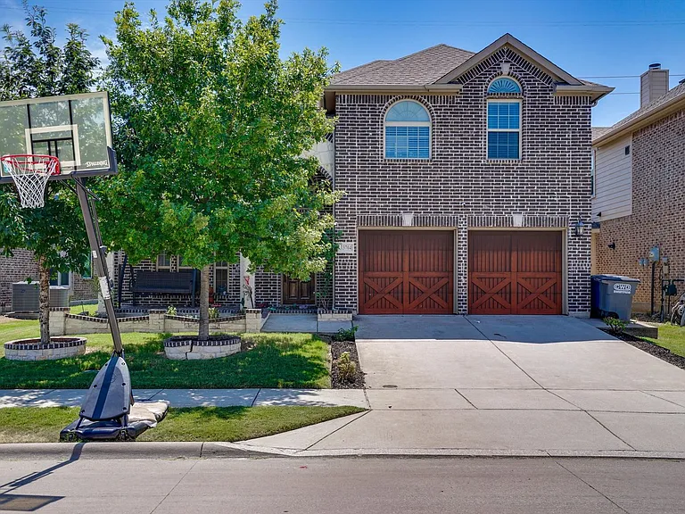 13704 Blueberry Hill Dr — Photo 1