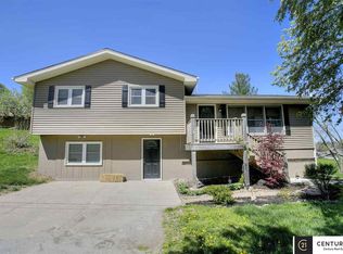 8908 Bellvue Dr, Plattsmouth, NE 68048