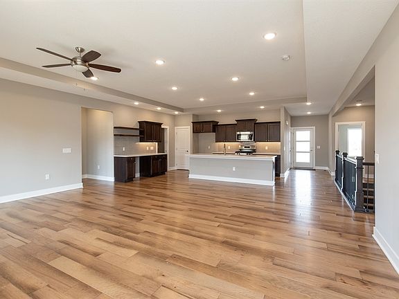5th image of 9844 Marnewood Dr