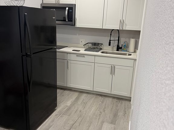 4th image of 5092 Elwood Rd #2