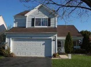 19 Farmington Ct, South Elgin, IL 60177
