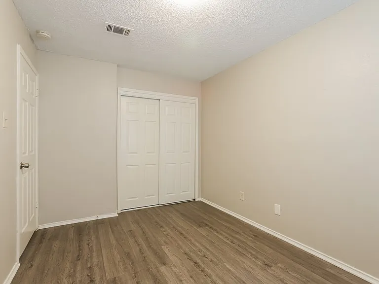 6395 Crossway Dr — Photo 17