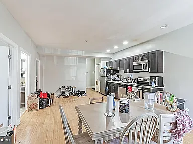 331 N 40th St — Photo 26
