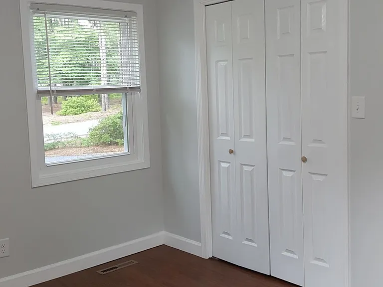 1221 Bethesda Rd — Photo 29