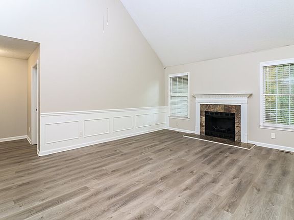 5th image of 37 White Oak Dr SE