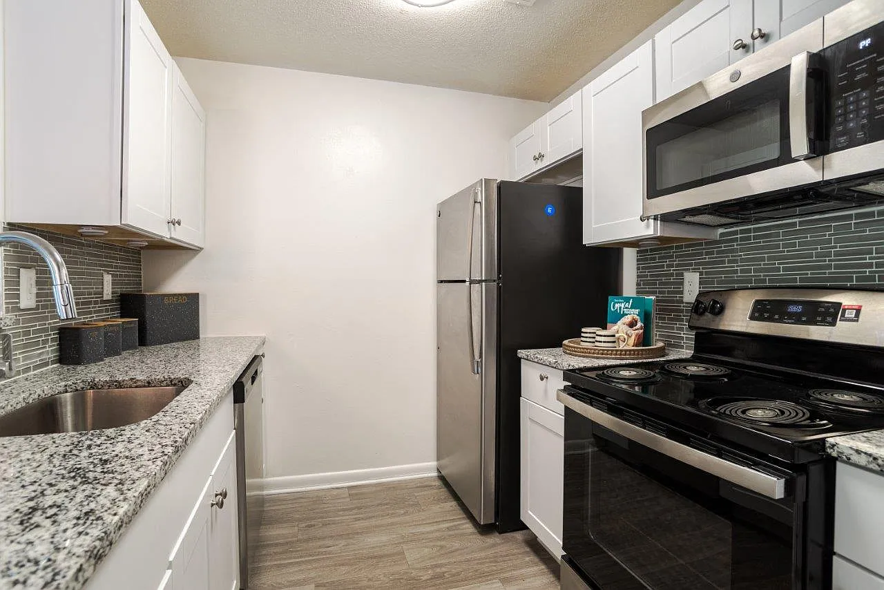 St. Andrews Commons Apartment Homes — Photo 2