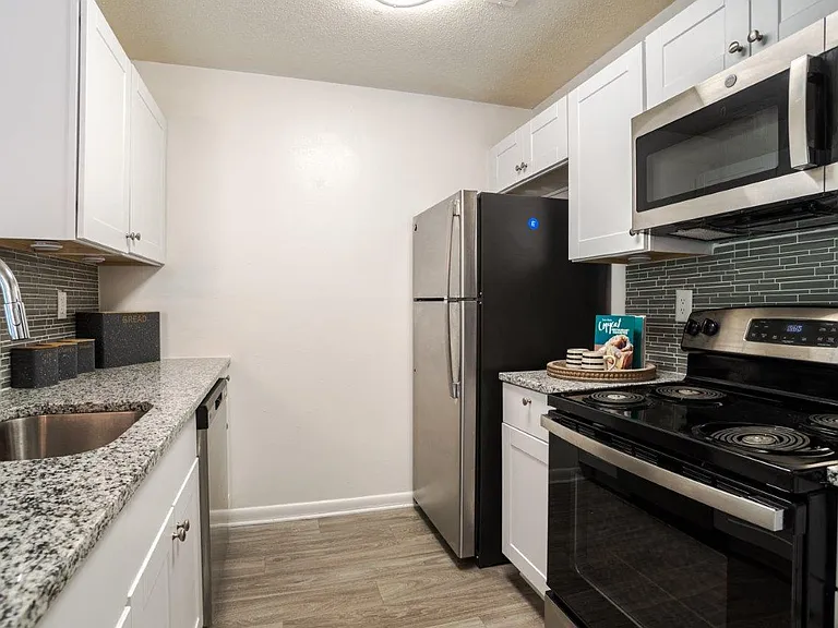 St. Andrews Commons Apartment Homes — Photo 2
