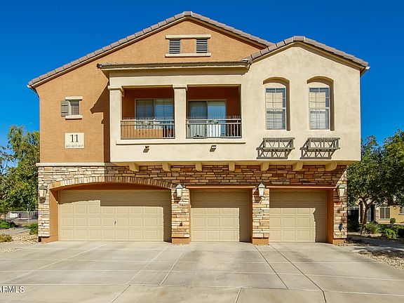 3rd image of 461 N 169TH Avenue