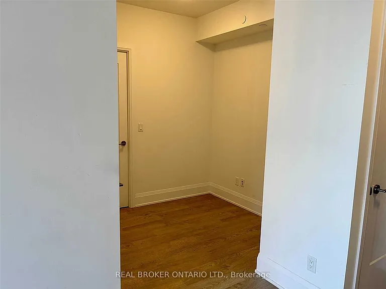 101 Erskine Ave #1801 — Photo 7
