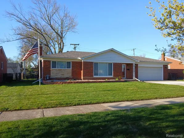 27425 Lyndon St, Livonia, MI 48154