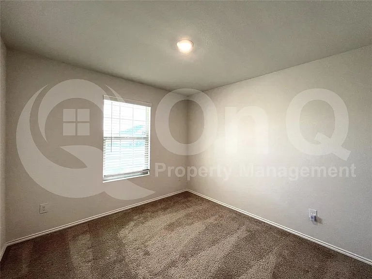 213 Anvil Dr — Photo 8