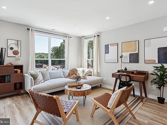 4th image of 920 Riverplace Dr #20M