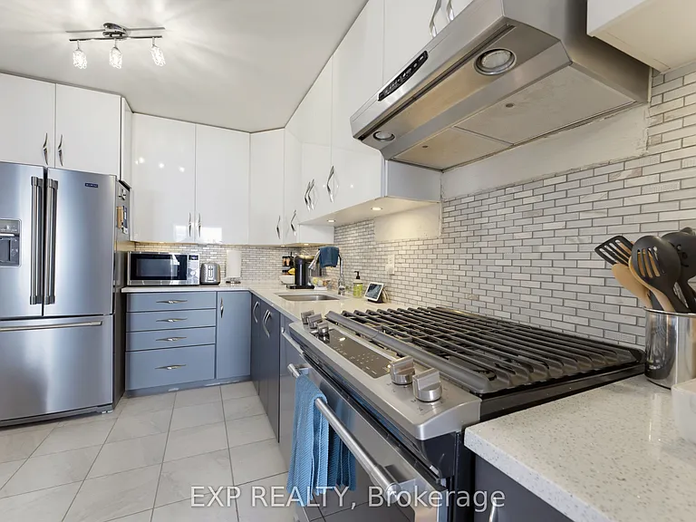 2215 Silverado Cres — Photo 17