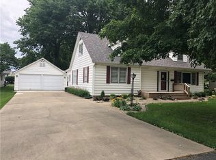 317 W Madison St, Moweaqua, IL 62550 | MLS #6247643 | Zillow