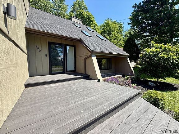 4th image of 890 Klein Rd