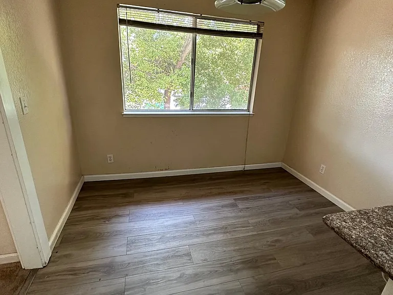 2244 Alexian Dr — Photo 3