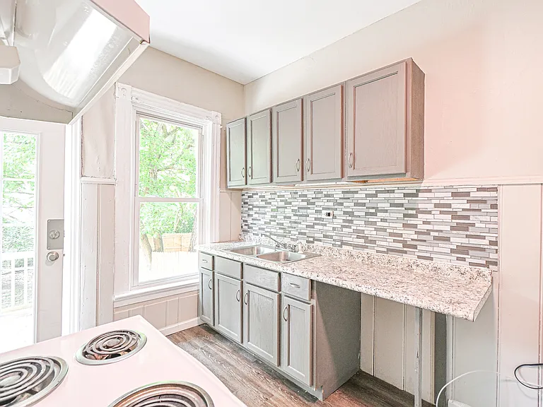 3131 Harvard Ave — Photo 9