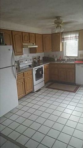 2nd image of 128 Prudence Ave APT 5
