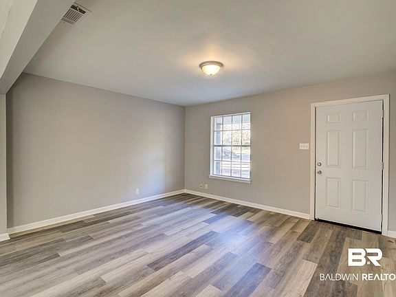 4th image of 1408 Warren Dr