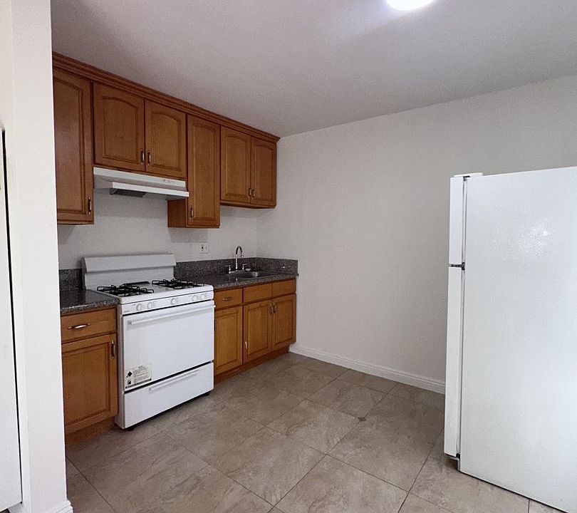 1st image of 947 S Westmoreland Ave #306