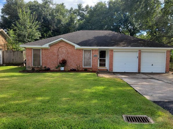 2121 Redwood Dr