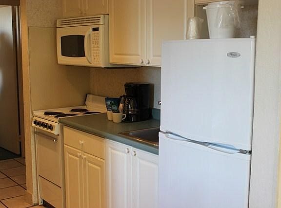 4th image of 6900 N Ocean Blvd #326