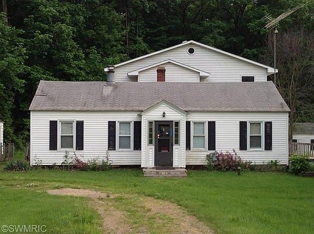 1st image of 13975 Ironwood Dr NW