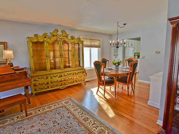 3rd image of 1247 E Essex Ct