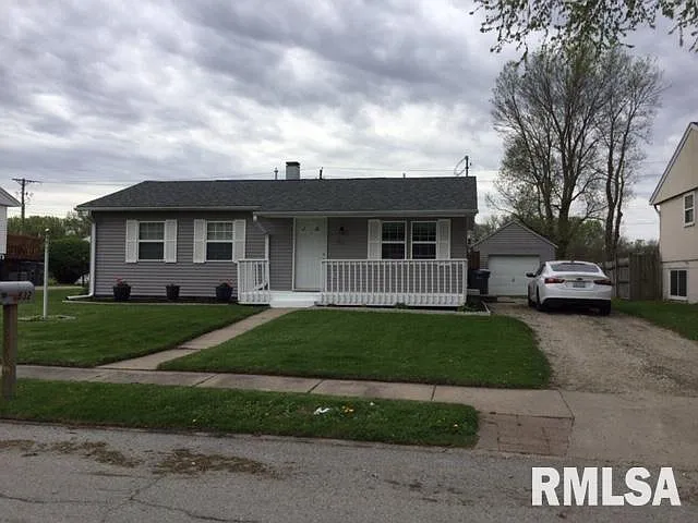832 4th Ave E photo 1