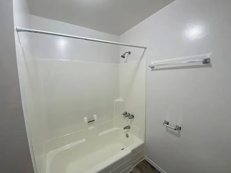 26 Westminister Ct #14 — Photo 8
